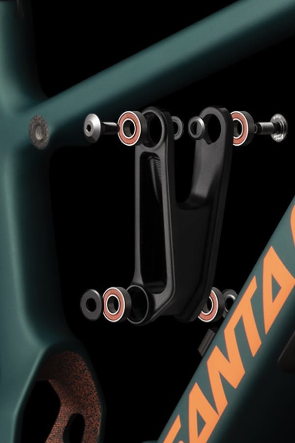 An exploded view of the Santa Cruz Bicycles Hightower 3 Upper link and front triangle