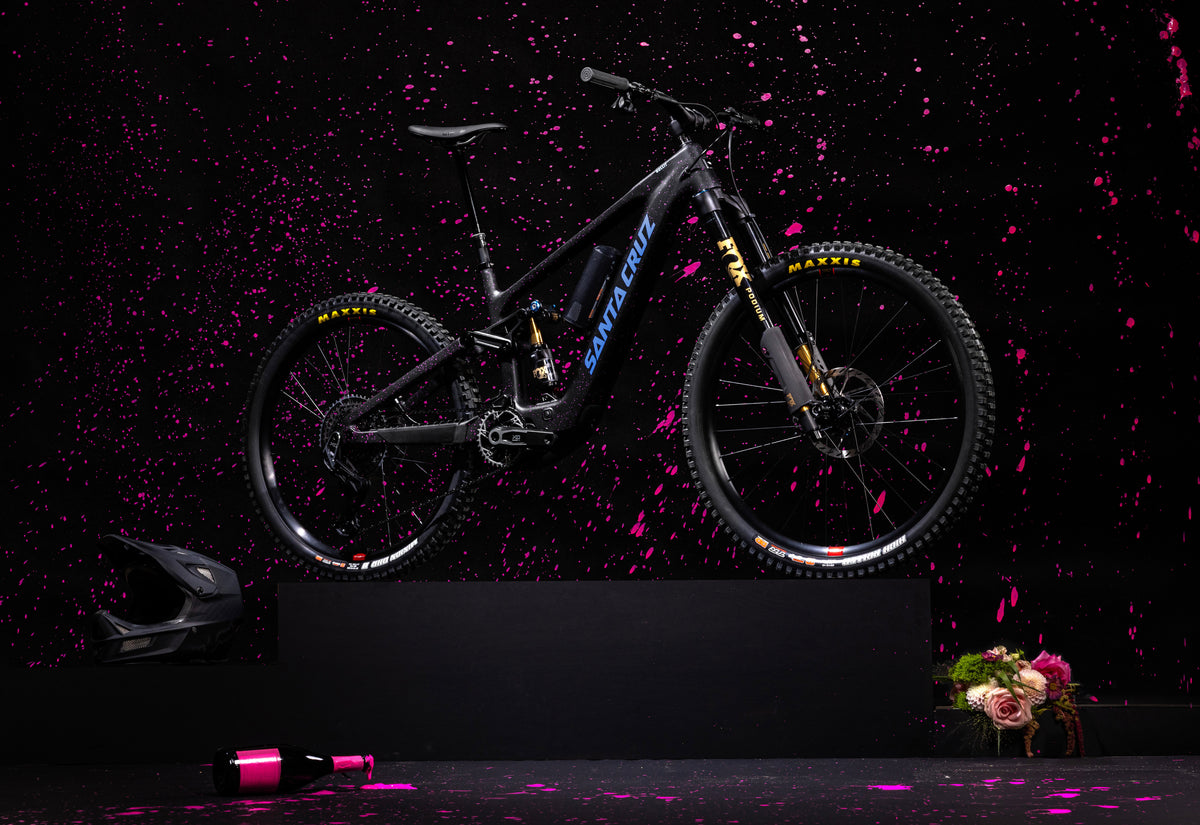 Santa Cruz Bullit equipada para rutas largas