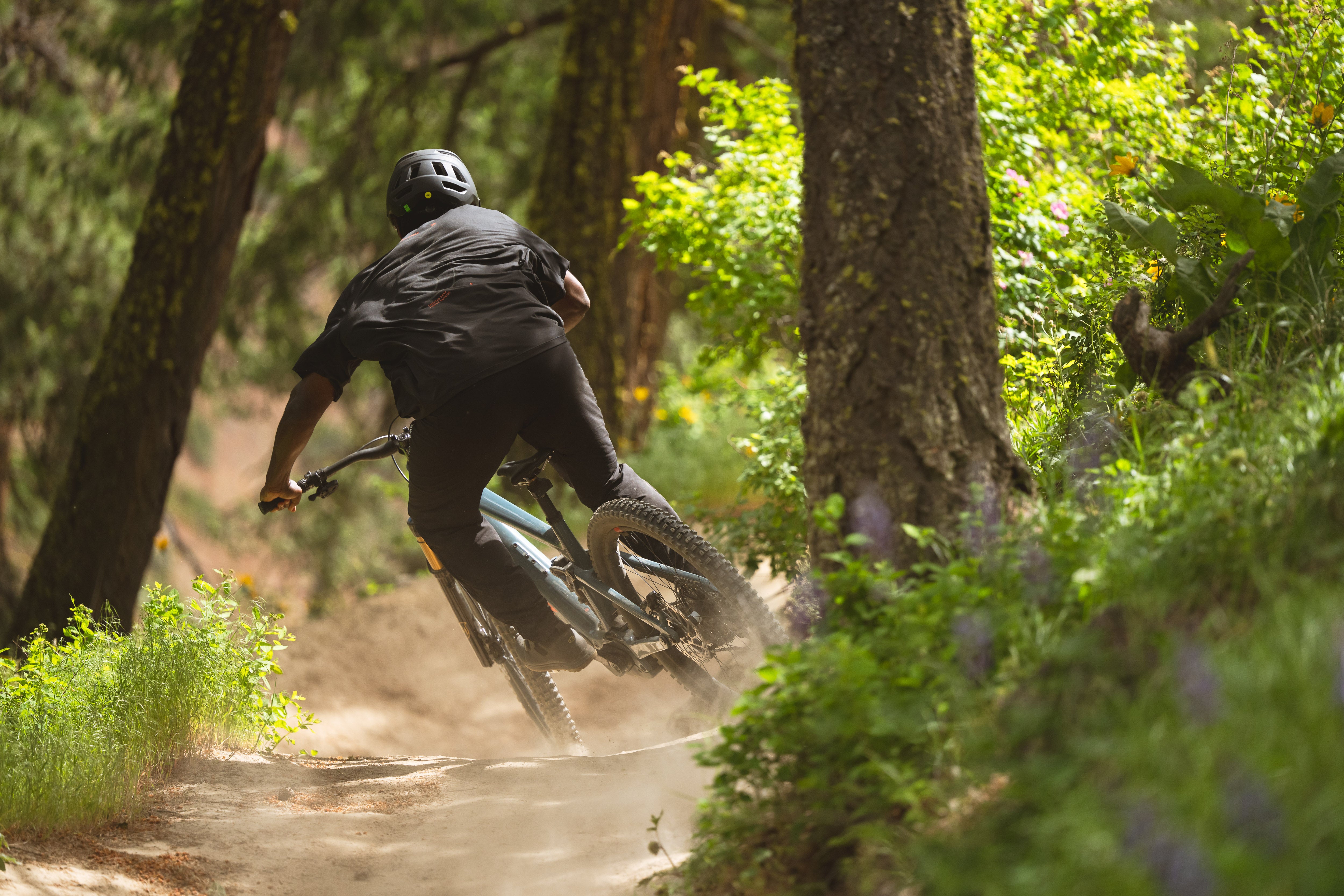 Vala XT Di2 RSV Full Suspension Electric Mountain Bike banner 6