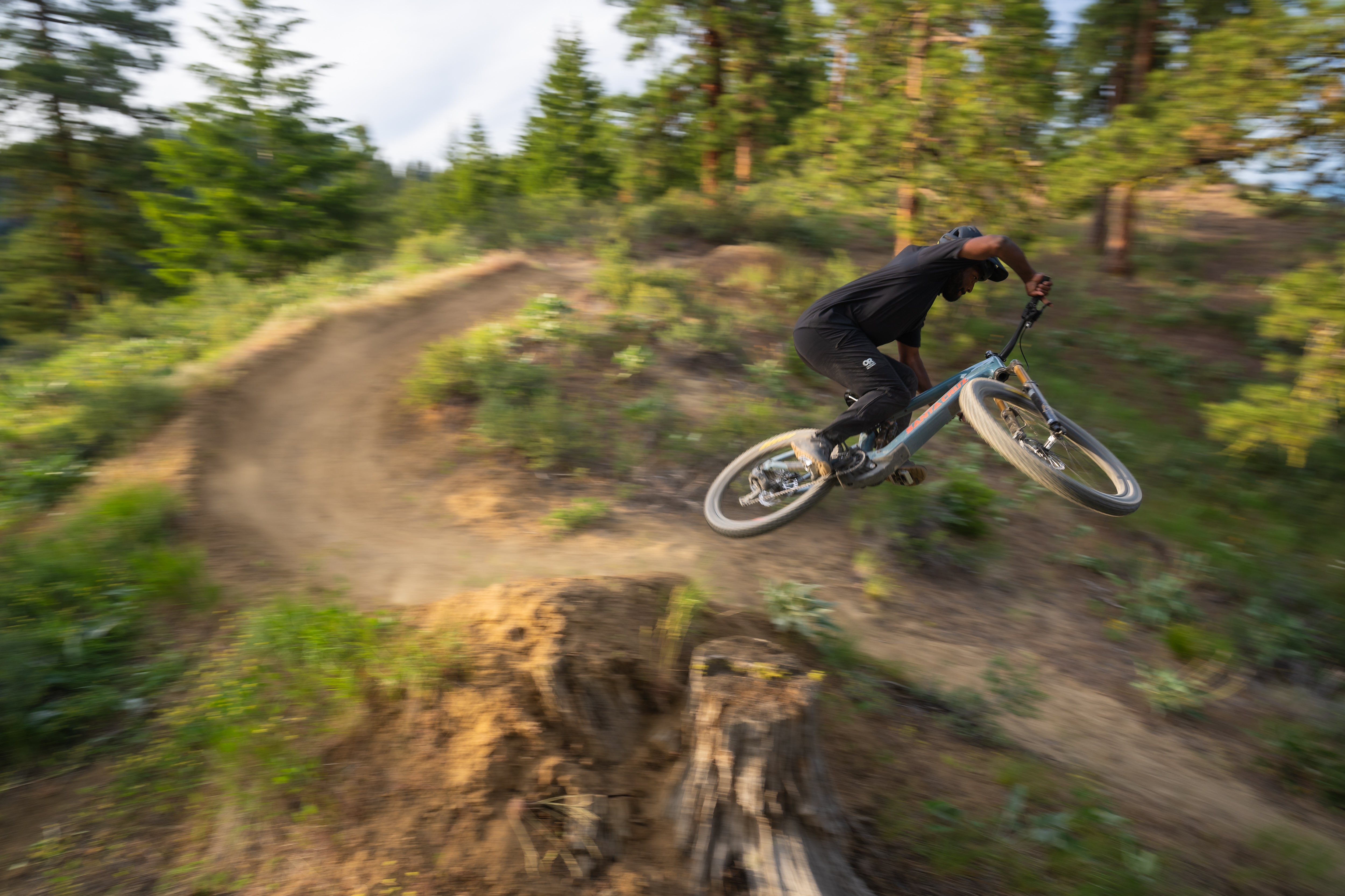Vala XT Di2 RSV Full Suspension Electric Mountain Bike banner 5