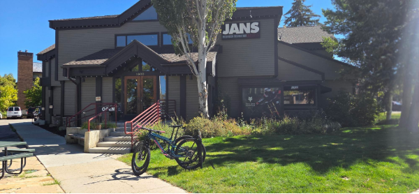 Jan's Mountain Recreation Experts