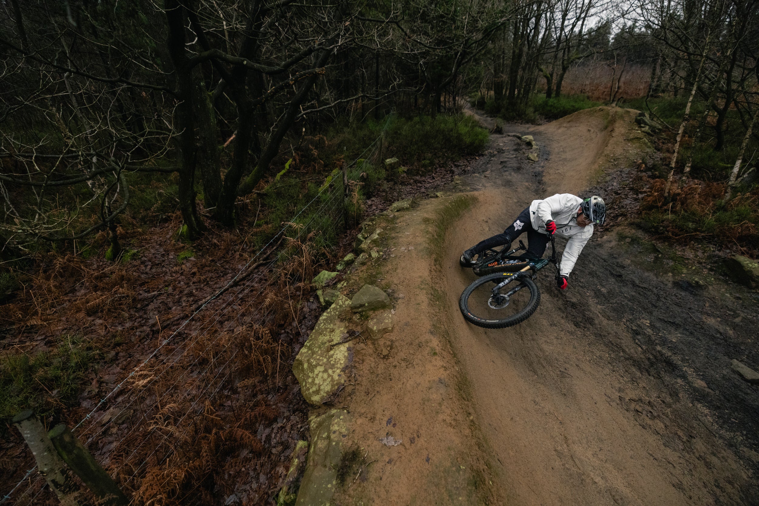 Vala XT Di2 Lite RSV Full Suspension Electric Mountain Bike banner 3